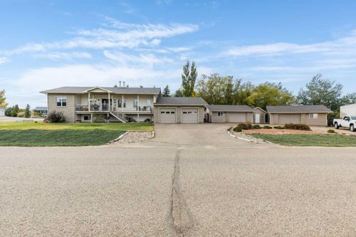 513 13 St, Dunmore, AB, T1B0K5 | Card Image