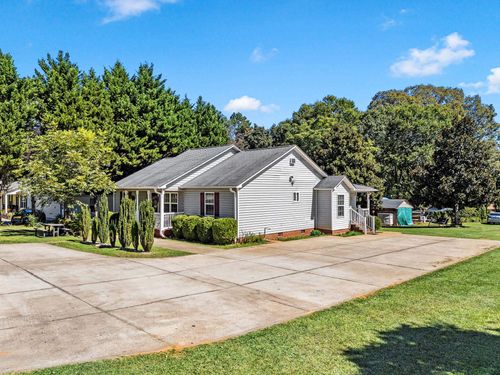 8378 Valley Falls Rd, Boiling Springs, SC, 29316-6126 | Card Image