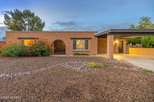 9011 E Sierra Street, Tucson, AZ, 85710 | Card Image