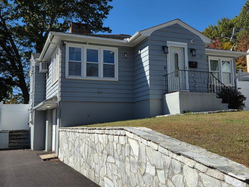 17 Capitol Ave, Waterbury, CT, 06705-2402 | Card Image