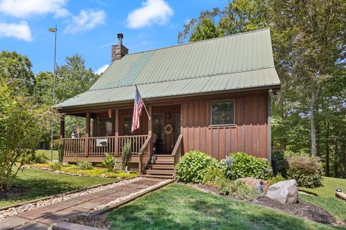 204 The Village Dr, Nancy, KY, 42544-7684 | Card Image