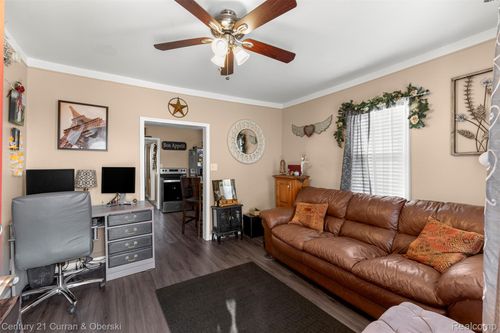 28906 Cambridge St, Garden City, MI, 48135-2112 | Card Image