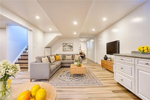 bsmt-72 Nanaimo Cres, Stoney Creek, ON, L8E0E1 | Card Image