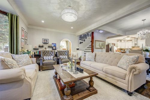 63 Buckingham Pl, Lynbrook, NY, 11563-1837 | Card Image