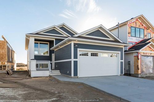 566 Malahat Green W, Lethbridge, AB, T1J5X3 | Card Image