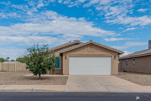 1051 S 47th Ave, Yuma, AZ, 85364-7594 | Card Image