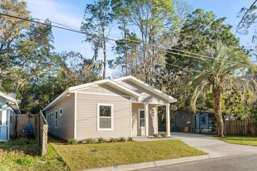 2016 Ne 3rd Ave, GAINESVILLE, FL, 32641-5961 | Card Image