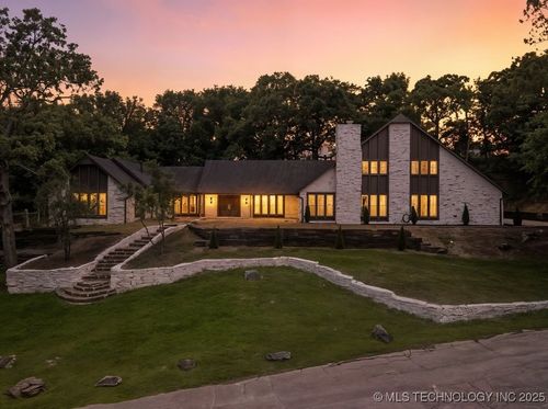 3333 E 77th Pl, Tulsa, OK, 74136-8044 | Card Image