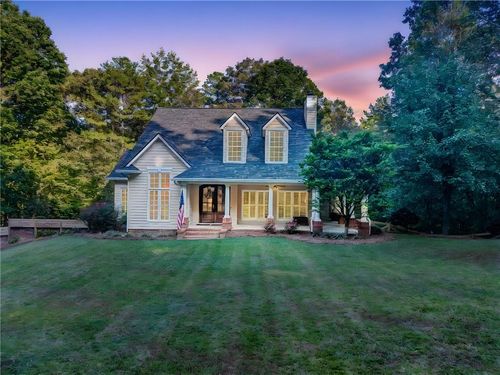 135 Oakland Ct, Tallapoosa, GA, 30176-3028 | Card Image