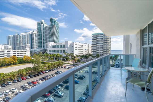 721 - 3800 S Ocean Dr, Condo with 2 bedrooms, 2 bathrooms and null parking in Hollywood FL | Image 4