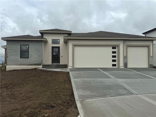 27604 E 128th Ct, Lee's Summit, MO, 64086-8492 | Card Image