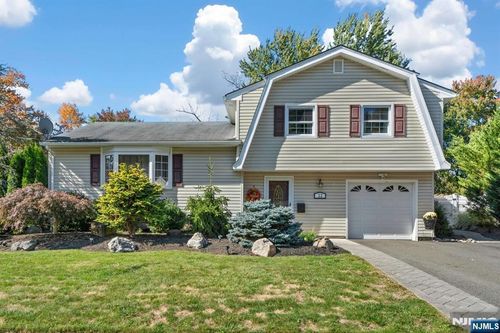 22 Rhonda Pl, Wanaque, NJ, 07465-1225 | Card Image
