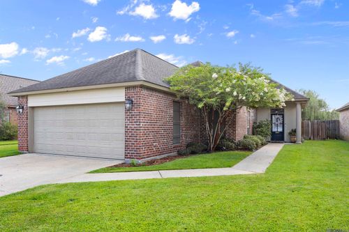 8967 Lake Mist Dr, Baton Rouge, LA, 70810-0358 | Card Image