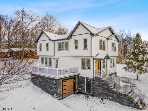 10 Old Rifle Camp Rd, Woodland Park, NJ, 07424-3131 | Card Image