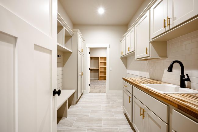 Mudroom/Laundry | Image 26