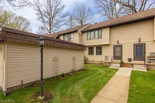 10219 Spinnaker Run, Aurora, OH, 44202-8105 | Card Image