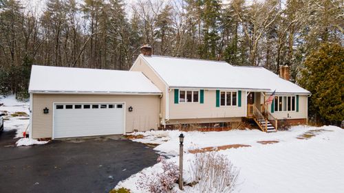 6 Yellow Wood Dr, Pelham, NH, 03076-4403 | Card Image
