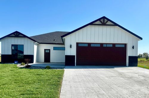 215 Emma Ct, Mapleton, ND, 58059-4000 | Card Image