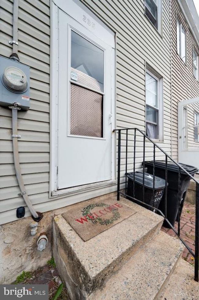 235 Maple St, Townhouse with 2 bedrooms, 2 bathrooms and null parking in READING PA | Image 17