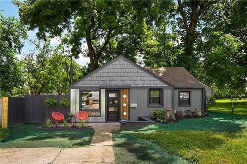 505 E 82nd St, Kansas City, MO, 64131-2240 | Card Image