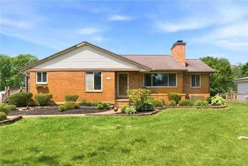 1961 N Longview St, Beavercreek, OH, 45432-2015 | Card Image