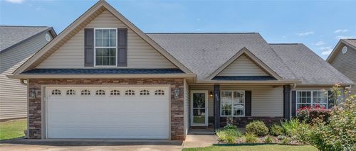 834 Vandenburg Dr, Boiling Springs, SC, 29316-9305 | Card Image