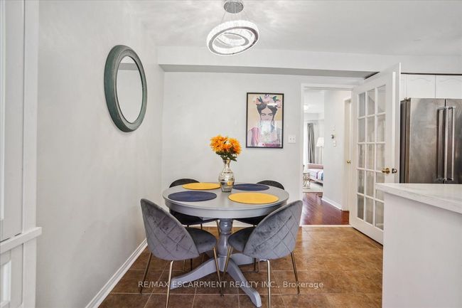 2403 Emerson Dr, House attached with 3 bedrooms, 4 bathrooms and 1 parking in Burlington ON | Image 10