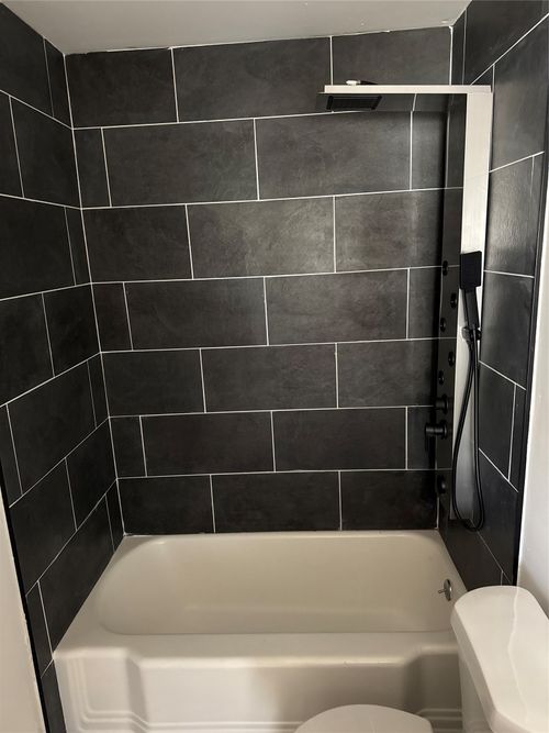 324 N Lakeview Dr, Lacy Lakeview, TX, 76705-1308 | Card Image