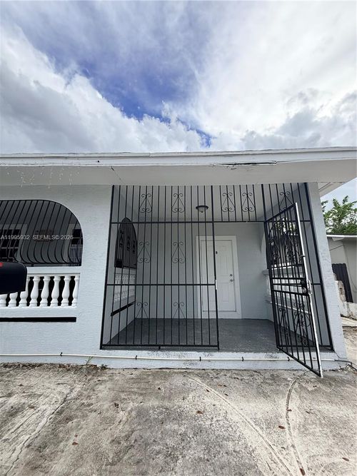 b-2250 Nw 103rd St, Miami, FL, 33147-1747 | Card Image