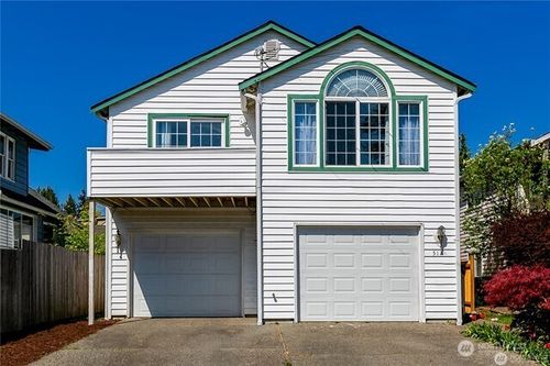 512 N 104th St, Seattle, WA, 98133-9208 | Card Image