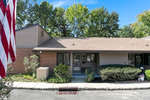 12 Farmingdale Ct, Red Bank, NJ, 07701-5405 | Card Image