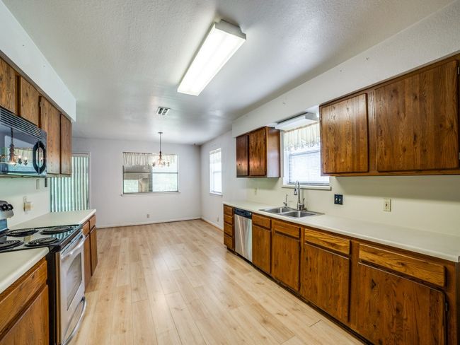 235 Wedgewood Ln, Home with 2 bedrooms, 2 bathrooms and 2 parking in Kerrville TX | Image 13