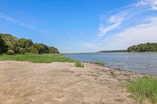 88 Dyke Rd, Setauket, NY, 11733-3029 | Card Image