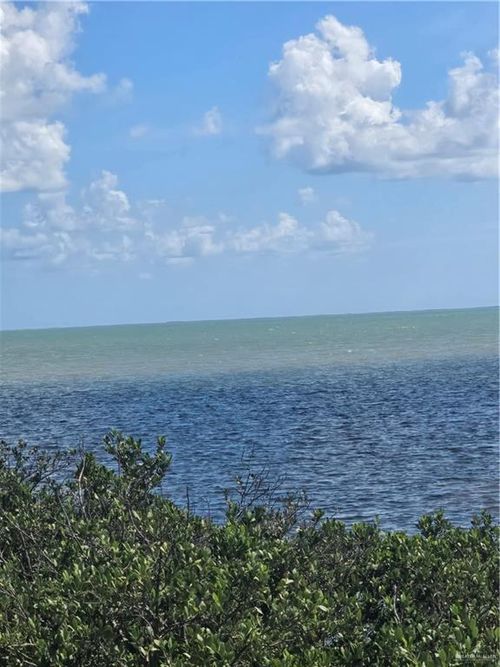 102 Oleander Dr, Laguna Vista, TX, 78578-2921 | Card Image