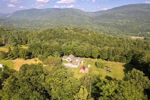 3261 W Hill Rd, Wallingford, VT, 05773-9467 | Card Image