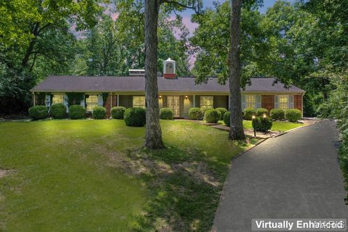 8 Balcon Est, Creve Coeur, MO, 63141-8605 | Card Image