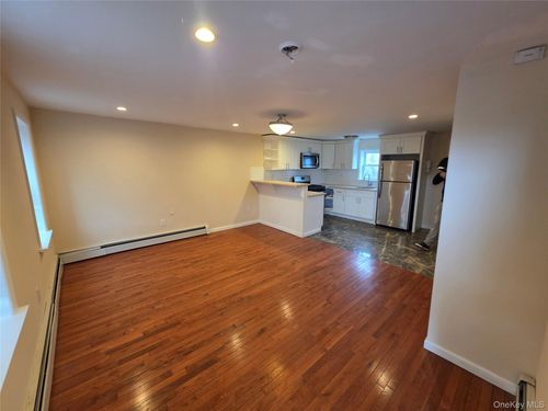 42 Hasbrouck St, Newburgh, NY, 12550-5401 | Card Image