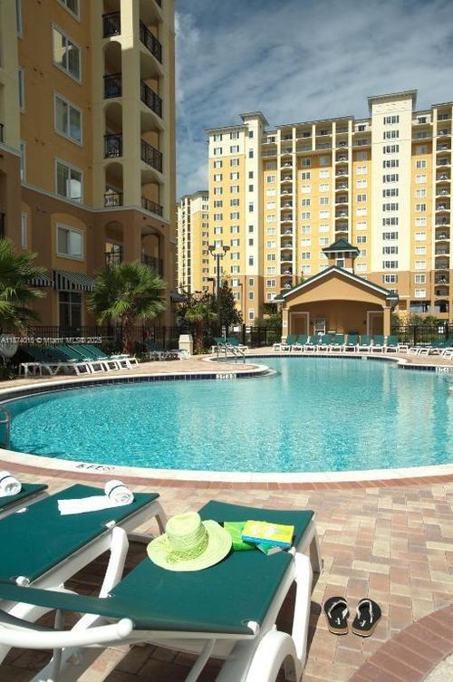 5609-8125 Resort Village Dr, Orlando, FL, 32821-5616 | Card Image