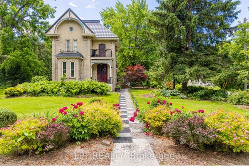 283 Hastings St, Parkhill, ON, N0M2K0 | Card Image