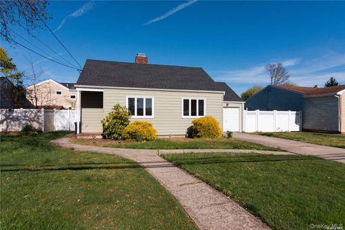 22 Carman Blvd, Massapequa, NY, 11758-6805 | Card Image