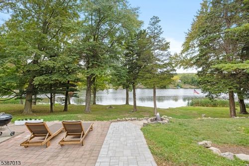 174 Kitchell Lake Dr, West Milford, NJ, 07480-4404 | Card Image