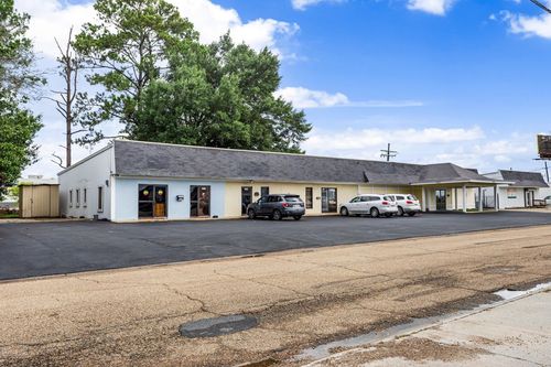 8484 Airline Hwy, Baton Rouge, LA, 70815-8124 | Card Image