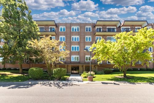 204-8101 W Courte Dr, Niles, IL, 60714-1157 | Card Image