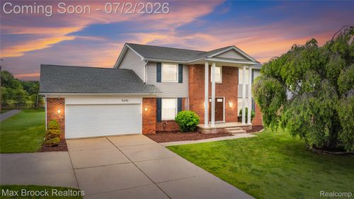 5494 Centerbrook Dr, West Bloomfield, MI, 48322-3816 | Card Image