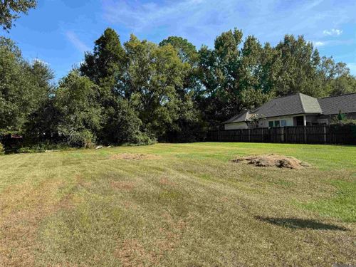 3247 Toulon Dr, Baton Rouge, LA, 70816-5125 | Card Image