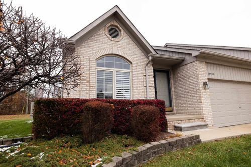 15955 Bentley Cir Drive, Macomb Township, MI, 48044 | Card Image