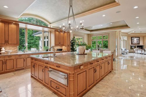 1989 Dwight Ln, Minnetonka, MN, 55305-2516 | Card Image