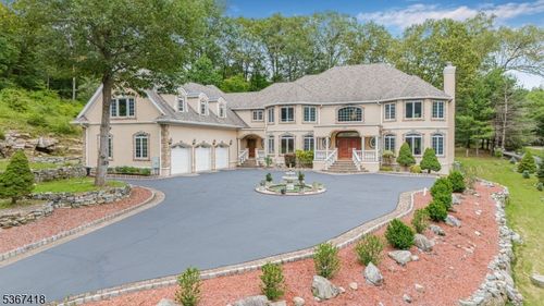 94 Saw Mill Rd, Kinnelon, NJ, 07405-3228 | Card Image