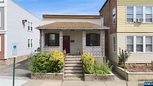 2 Lake St, Belleville, NJ, 07109-1037 | Card Image