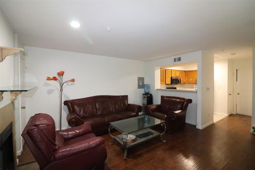 101-9817 Walnut St, Dallas, TX, 75243-8860 | Card Image